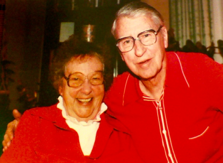 A photo of Alva and Dorcas Cavett, together